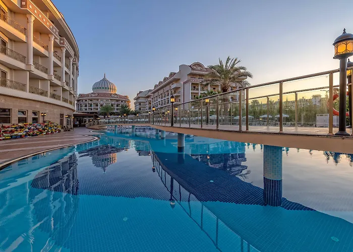 호텔 Kirman Belazur &